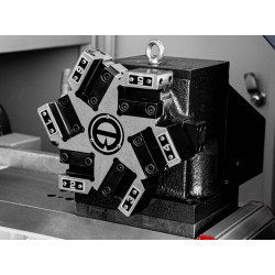 CNC Lathe CORMAK 320x750 Manual Chuck – Precision and Reliability | CORMAK