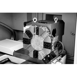 CNC-svarv CORMAK 500x1000 med manuell spindel och SIEMENS SINUMERIK