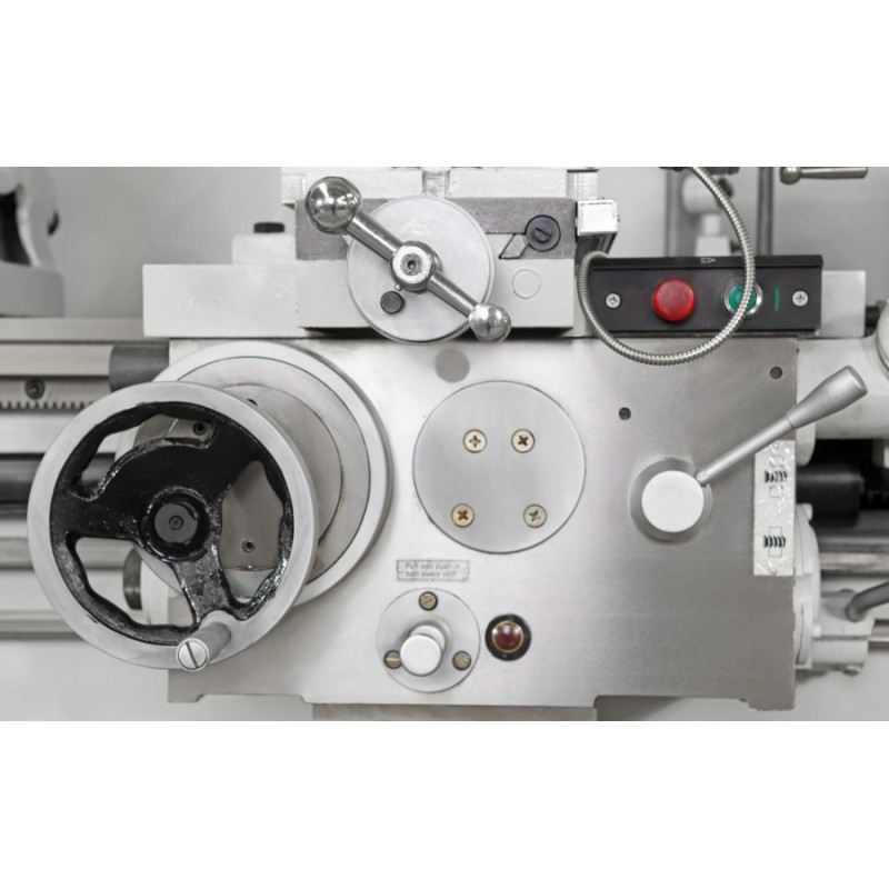 Conventional Universal Lathe CORMAK 500x2000YC + Tools + Live Centre | CORMAK