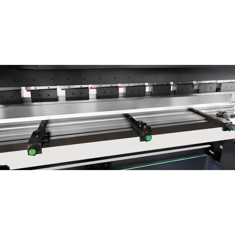 Hydraulic Press Brake CORMAK ULTIMATE 130x3200 Cybelec 4+1 Axis Servo | CORMAK