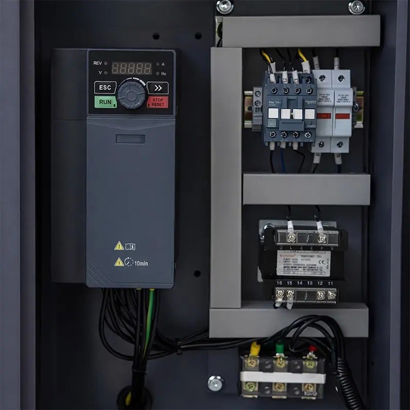 Screw Air Compressor Set CORMAK LUFT 700 VSD+PM 5.5kW + Dryer + 200L | CORMAK