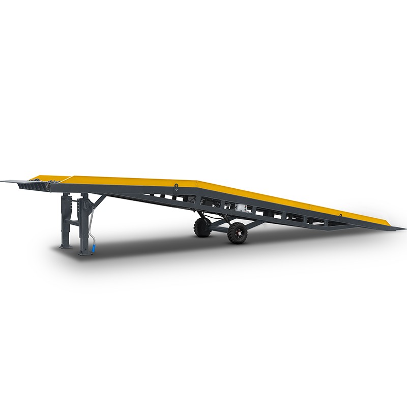 Mobile Loading Ramp 8T Electric Lift | CORMAK
