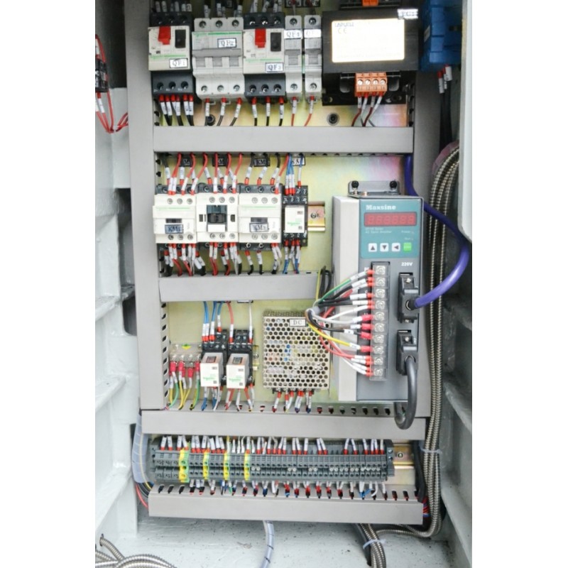 Universal milling machine UWF 110L SERVO